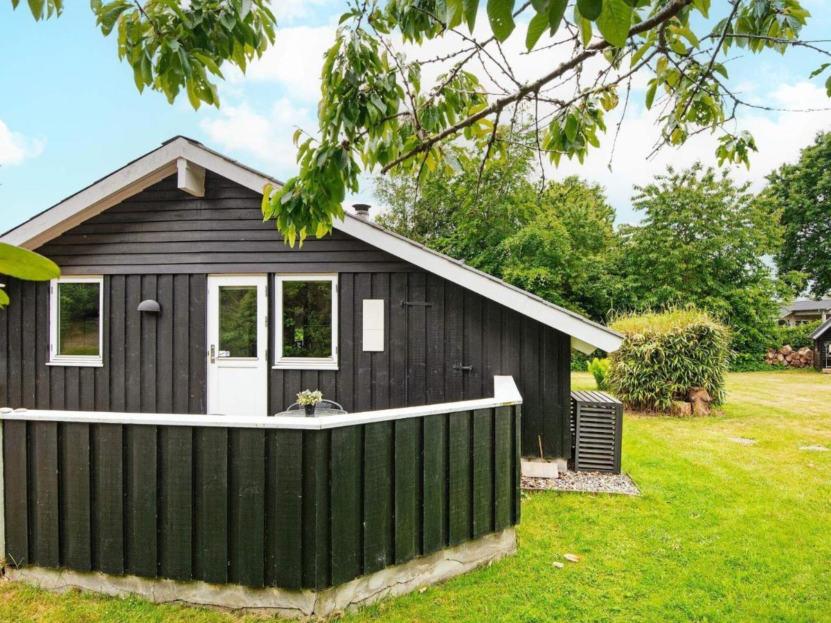 5 Person Holiday Home In B Rkop Egeskov  エクステリア 写真