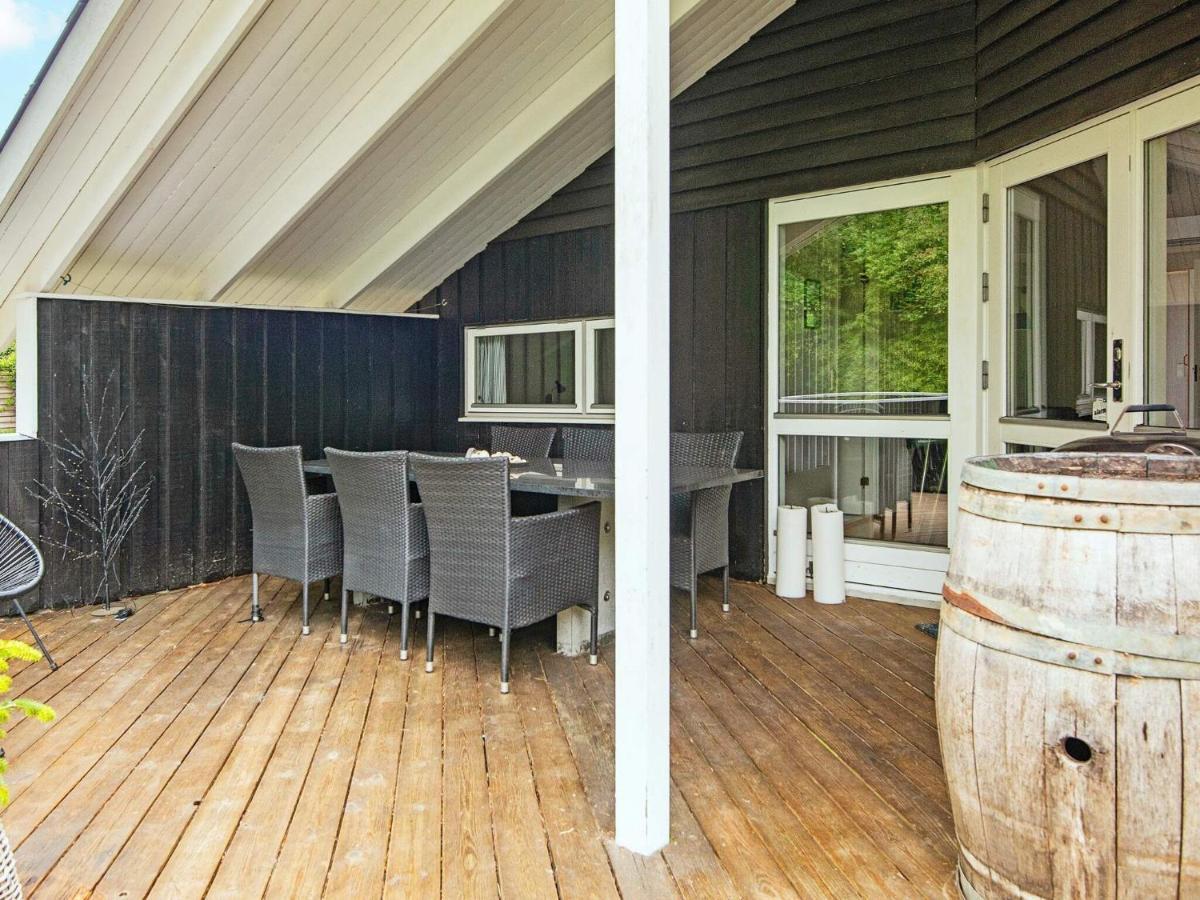 5 Person Holiday Home In B Rkop Egeskov  エクステリア 写真