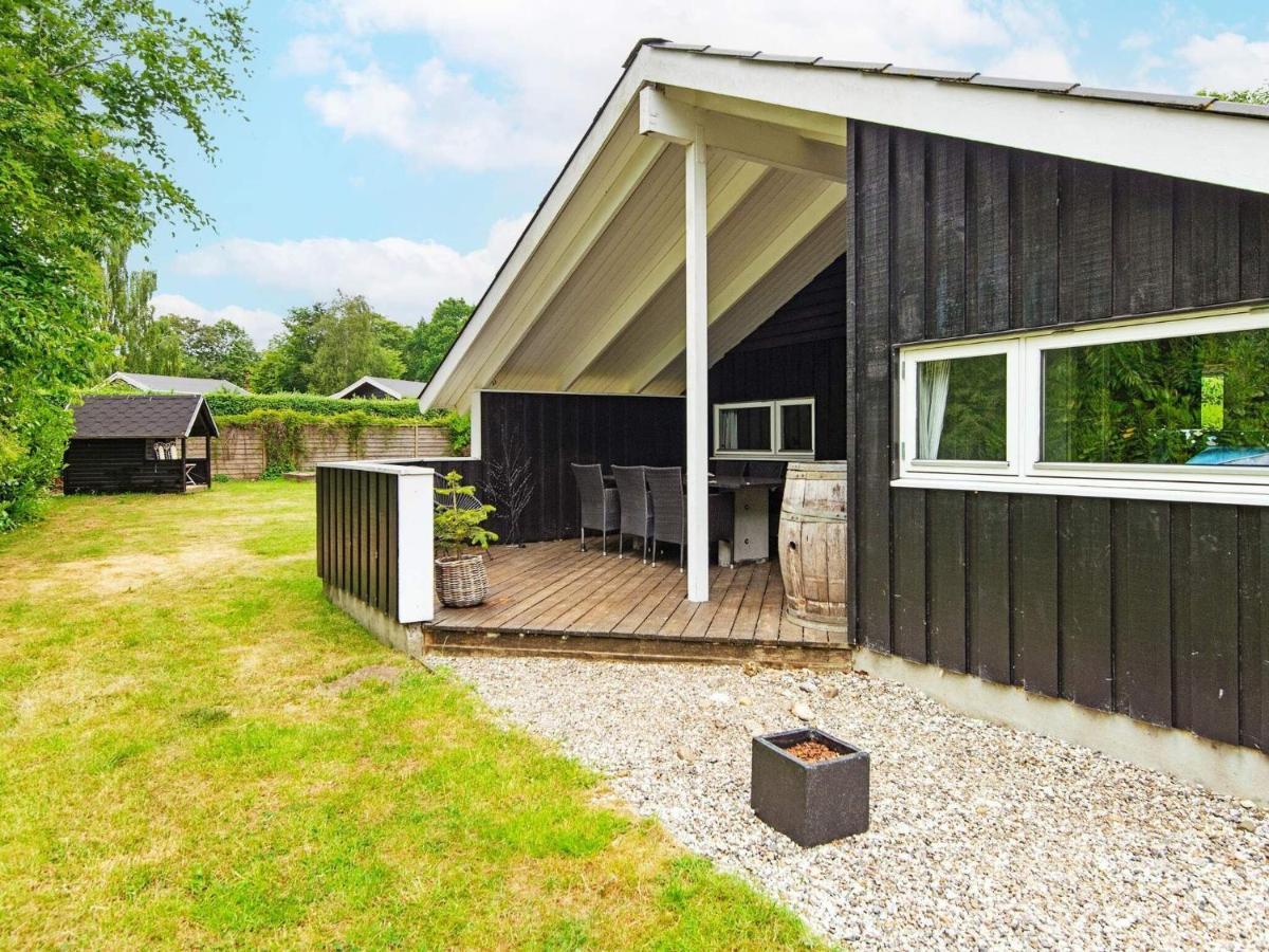5 Person Holiday Home In B Rkop Egeskov  エクステリア 写真