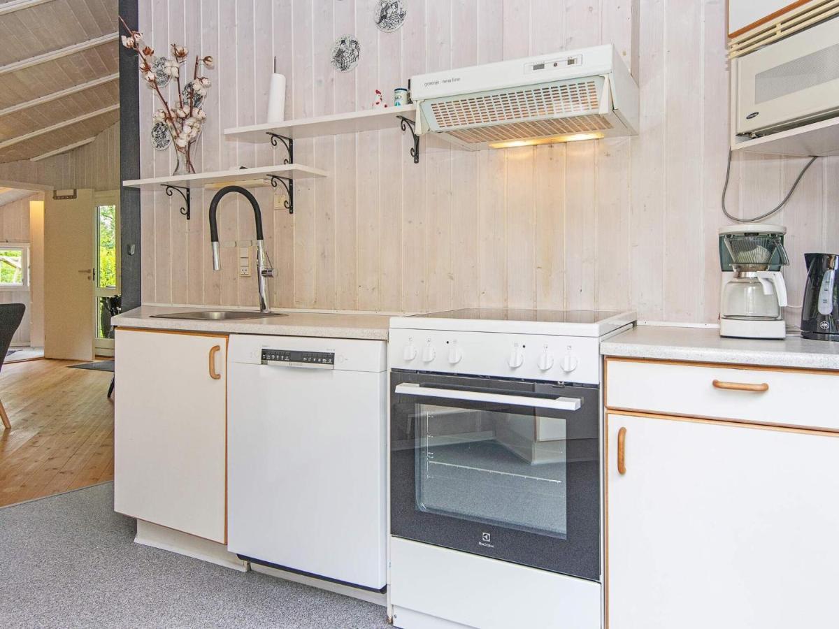 5 Person Holiday Home In B Rkop Egeskov  エクステリア 写真