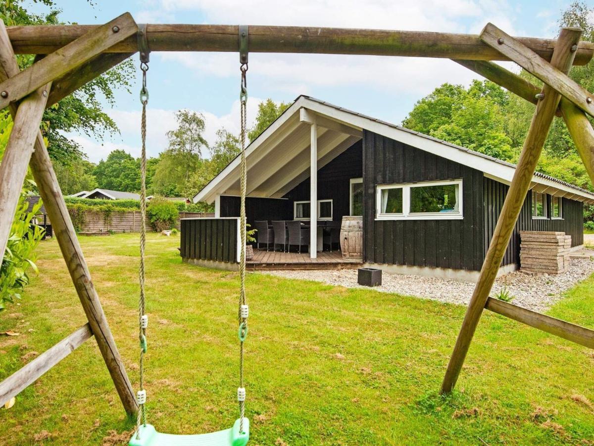 5 Person Holiday Home In B Rkop Egeskov  エクステリア 写真